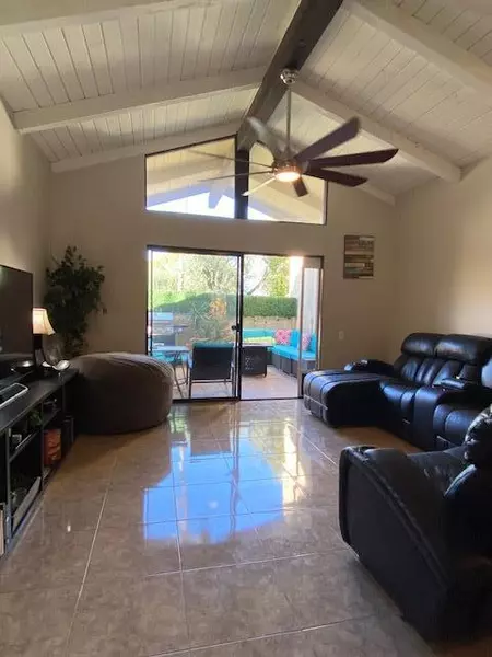 2160 S Palm Canyon DR #8, Palm Springs, CA 92264