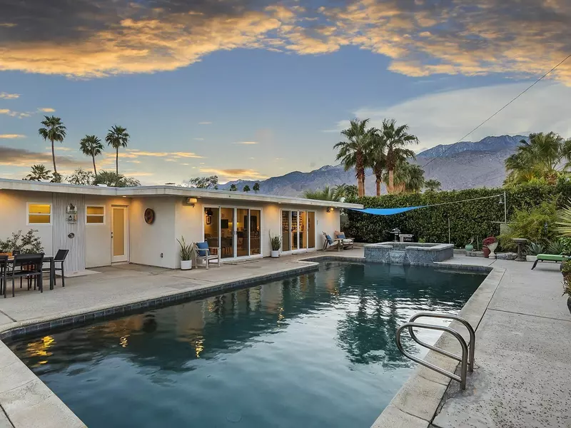 2298 E Mcmanus DR, Palm Springs, CA 92262