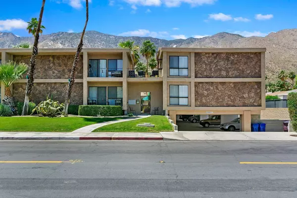 2727 S Sierra Madre #8,  Palm Springs,  CA 92264