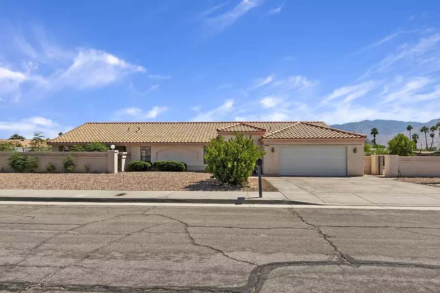 3955 E Camino San Simeon, Palm Springs, CA 92264