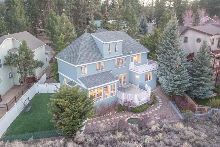 111 Marina Point DR, Big Bear Lake, CA 92315