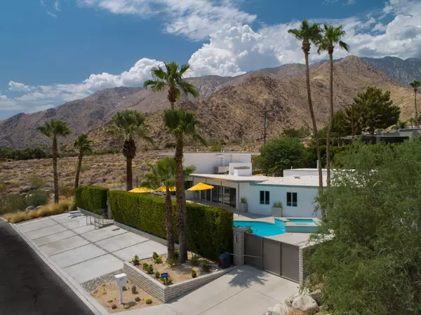 Palm Springs, CA 92262,2211 N Vista DR