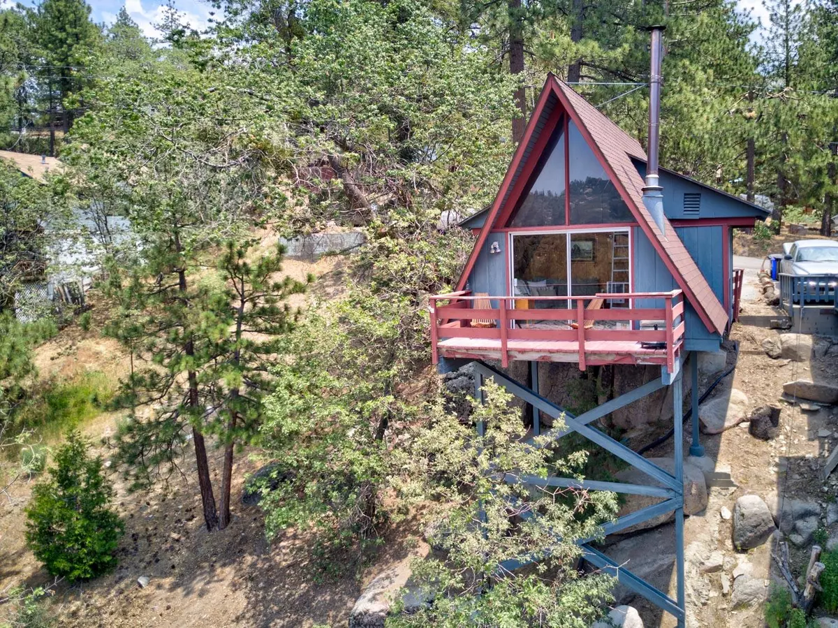 Arrowbear, CA 92382,33012 Donner LN