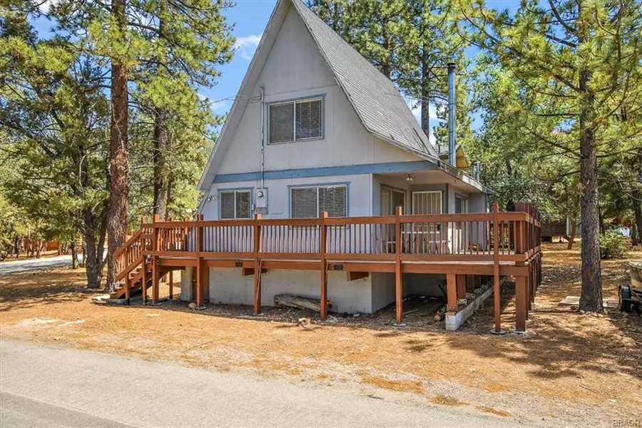 204 Wabash LN, Sugarloaf, CA 92386