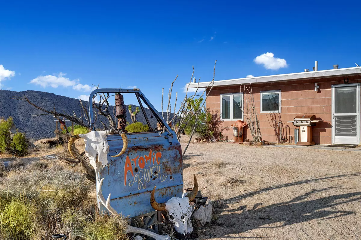 Pioneertown, CA 92268,751 Atomic Ranch RD