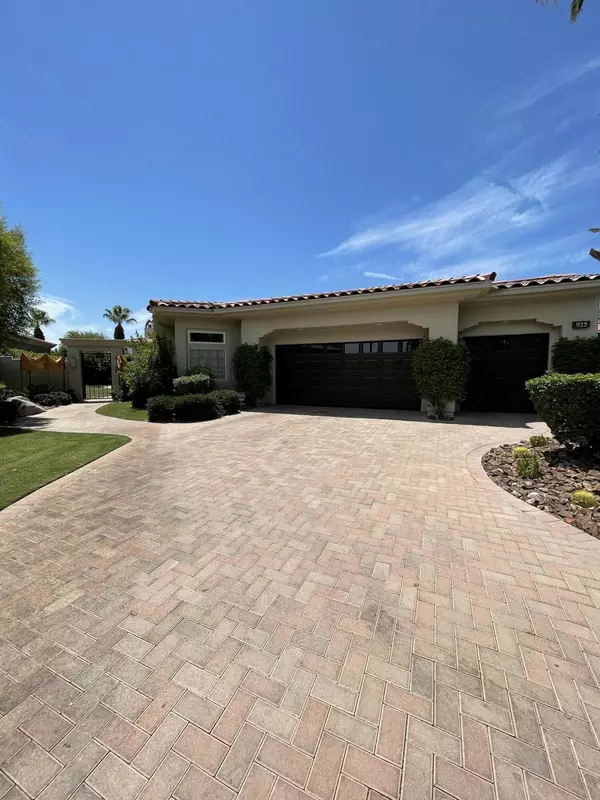 925 Mission Creek DR, Palm Desert, CA 92211