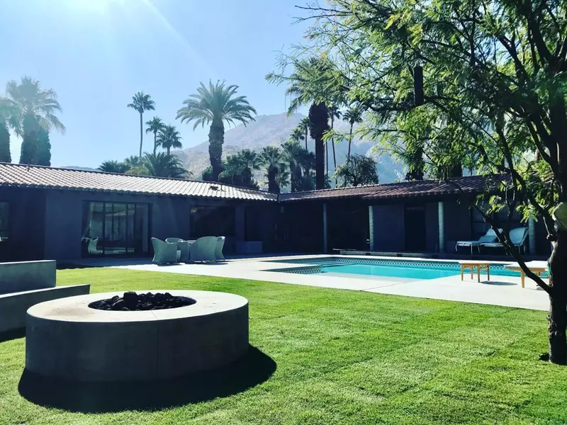 220 W Hermosa PL, Palm Springs, CA 92262