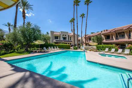 2700 Lawrence Crossley RD #13, Palm Springs, CA 92264