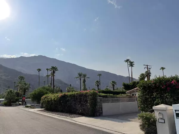 Palm Springs, CA 92264,442 E Avenida Palmera