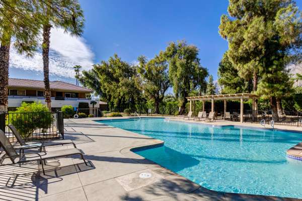 2860 N Los Felices #214, Palm Springs, CA 92262