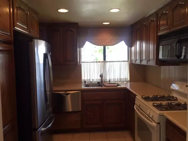 Huntington Beach, CA 92646,8855 Sutter CIR #517c