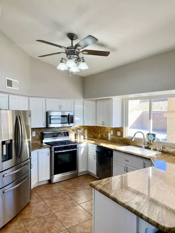 Yucca Valley, CA 92284,56753 Lisa CIR