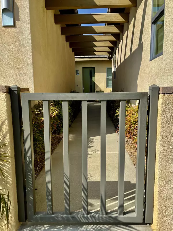 Palm Springs, CA 92262,1325 Passage ST