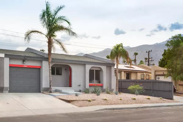 1561 E Twin Star RD, Palm Springs, CA 92262