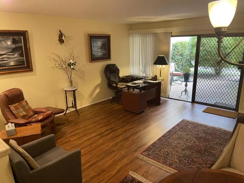 1655 E Palm Canyon DR #205, Palm Springs, CA 92264