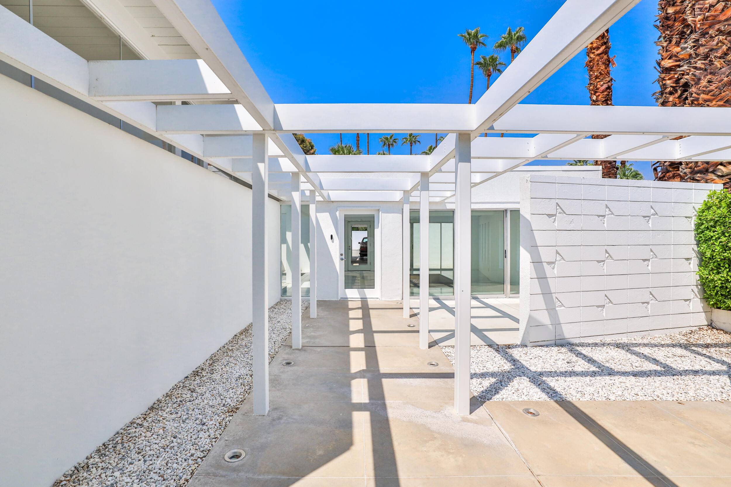 1295 N Via Monte Vista, Palm Springs, CA 92262