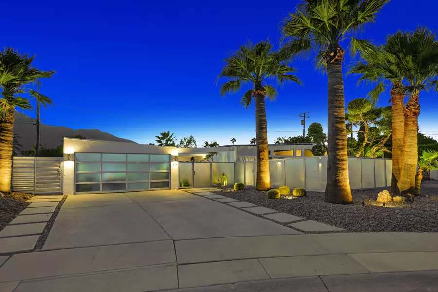 814 E Grace CIR, Palm Springs, CA 92262