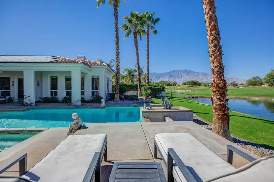 390 Loch Lomond RD, Rancho Mirage, CA 92270