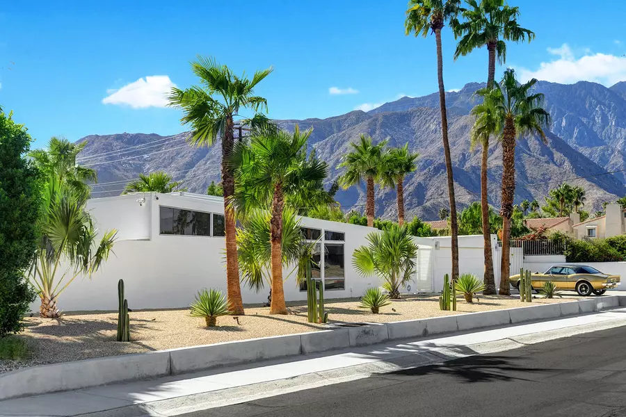 325 E Francis DR, Palm Springs, CA 92262