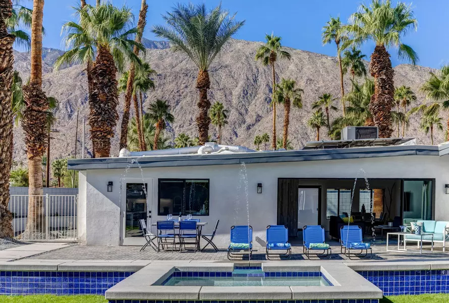 690 S Grenfall RD, Palm Springs, CA 92264