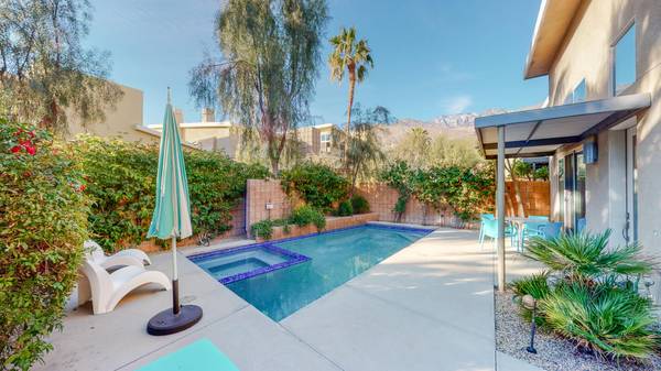 913 Oceo CIR, Palm Springs, CA 92264