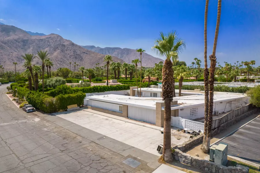 120 W Vereda Sur, Palm Springs, CA 92262