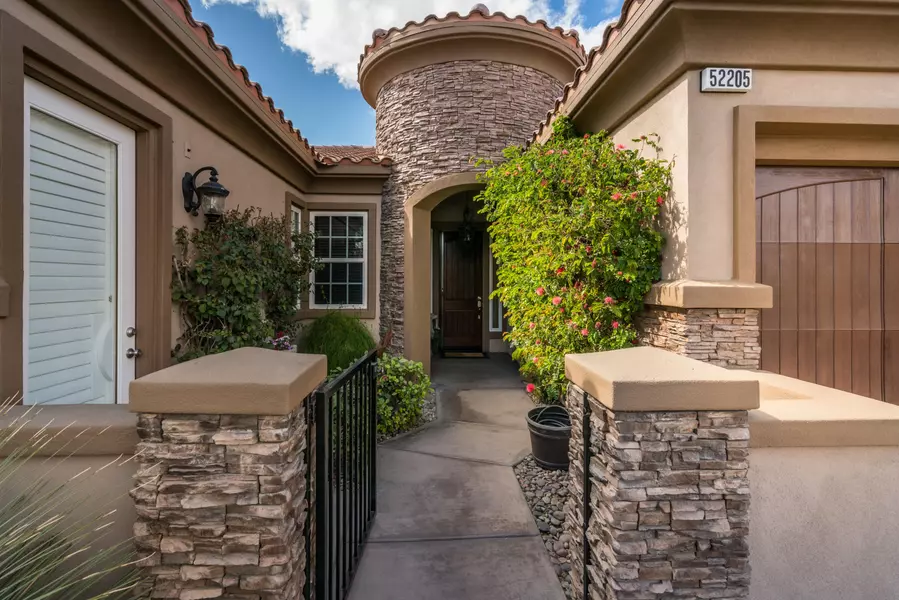 52205 Daystar DR, La Quinta, CA 92253