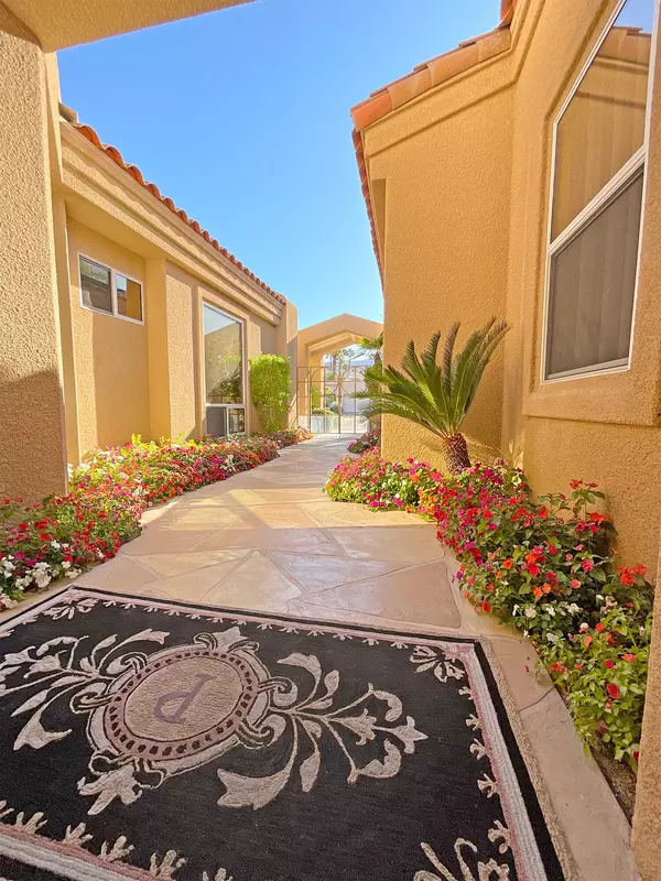 Palm Desert, CA 92260,73126 Galleria CT