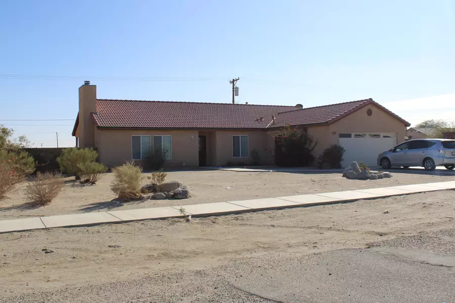 1483 Thunderbird AVE, Thermal, CA 92274