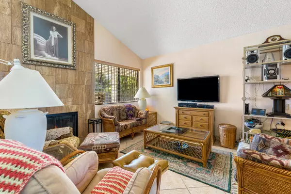 Palm Springs, CA 92262,1321 E Francis DR