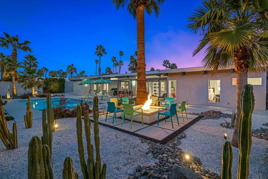 239 N Burton WAY, Palm Springs, CA 92262