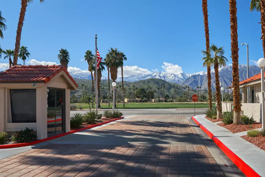 6000 Montecito DR #6, Palm Springs, CA 92264