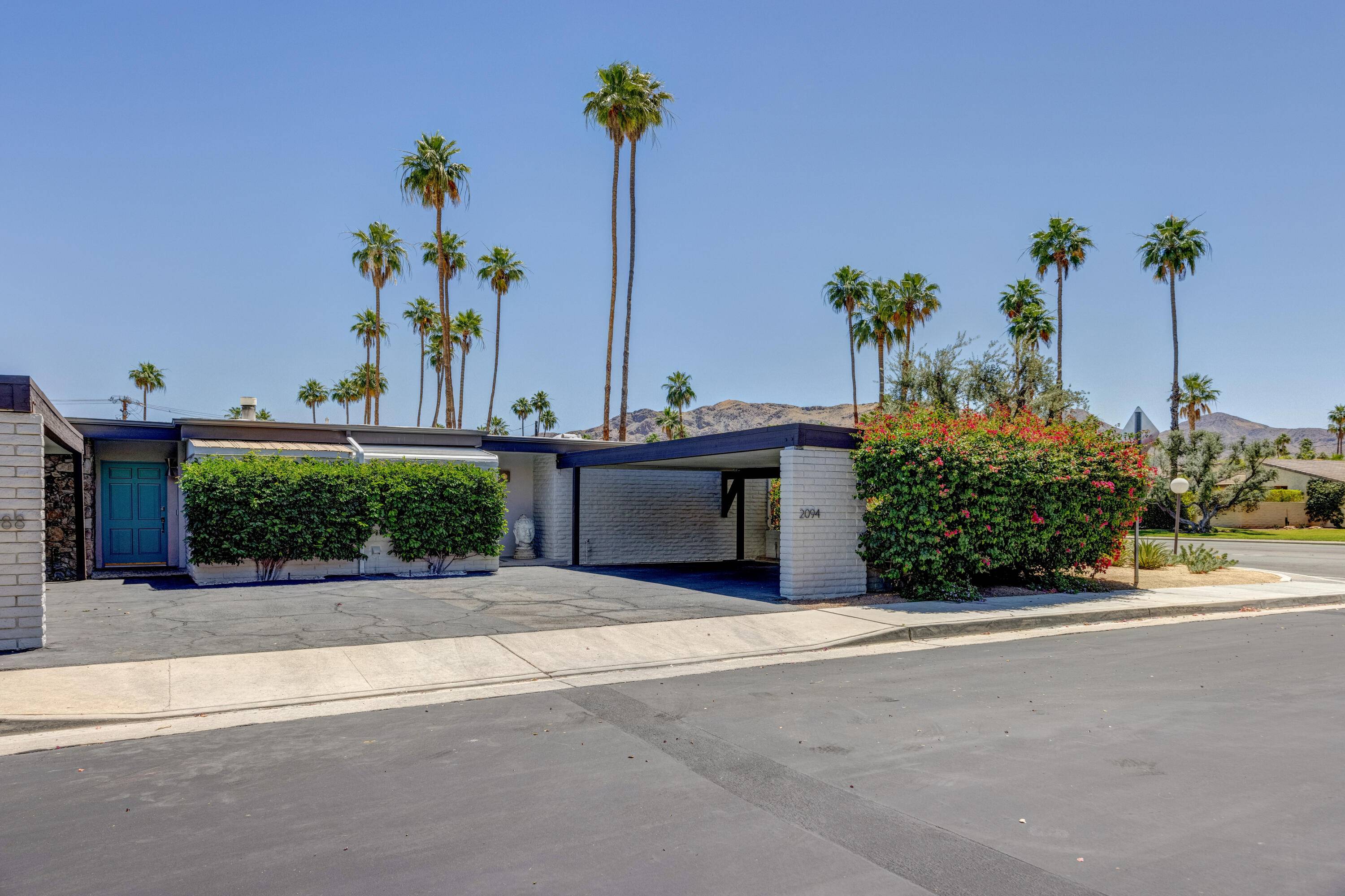 2094 S Lagarto WAY, Palm Springs, CA 92264