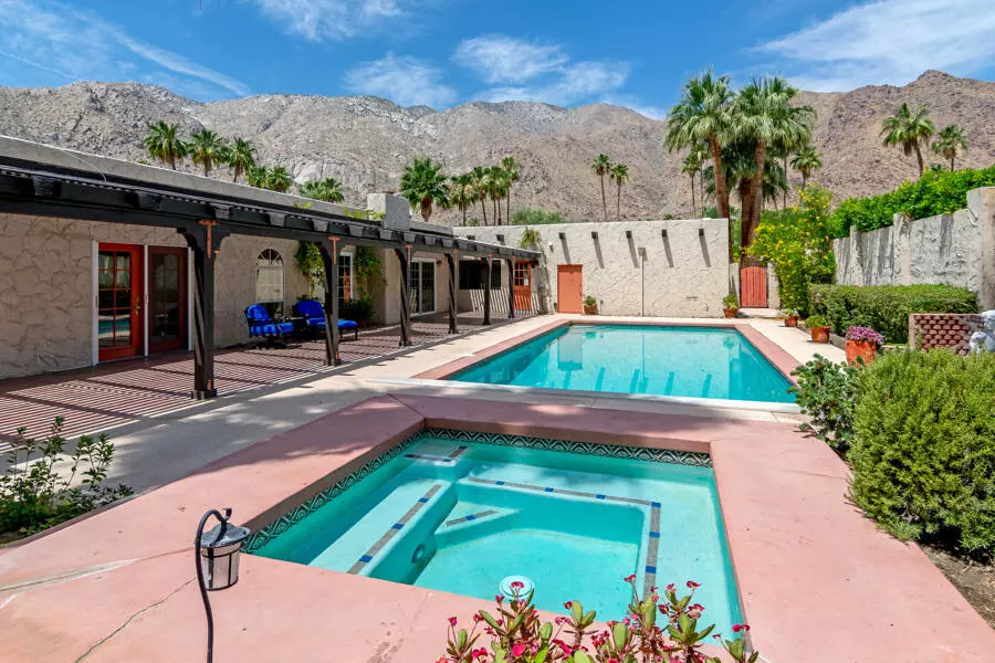 964 N Tuxedo CIR, Palm Springs, CA 92262