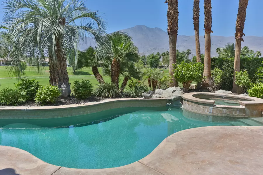 81055 Legends WAY, La Quinta, CA 92253