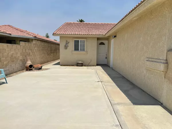 Indio, CA 92201,81641 Avenue 48 #59