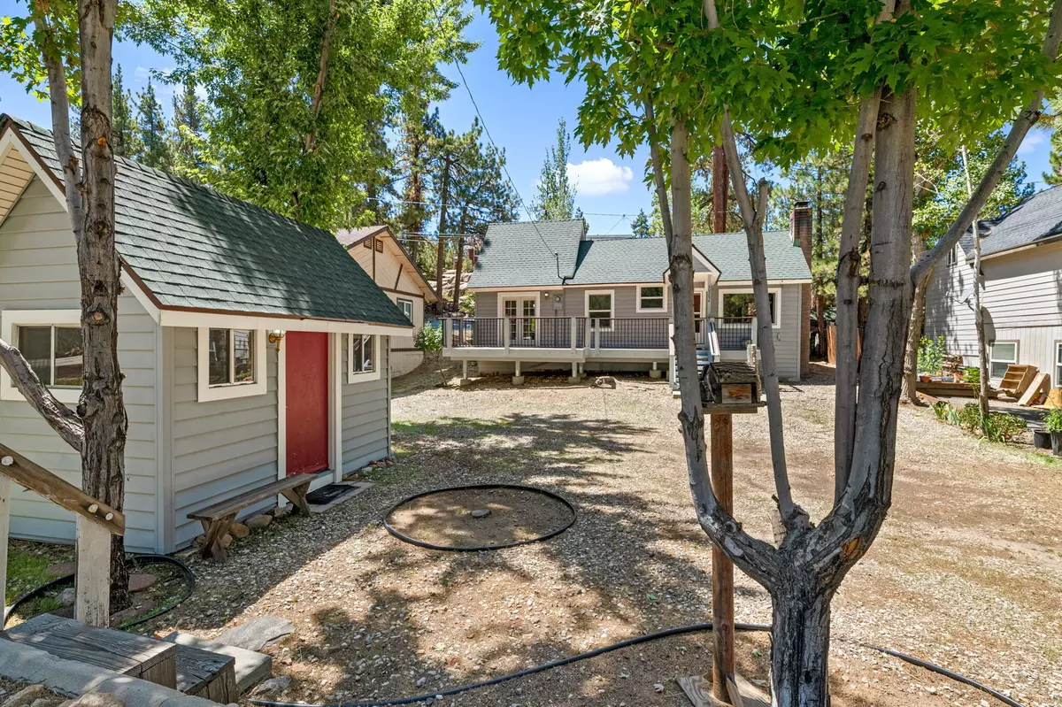 Big Bear Lake, CA 92315,39294 Lark RD