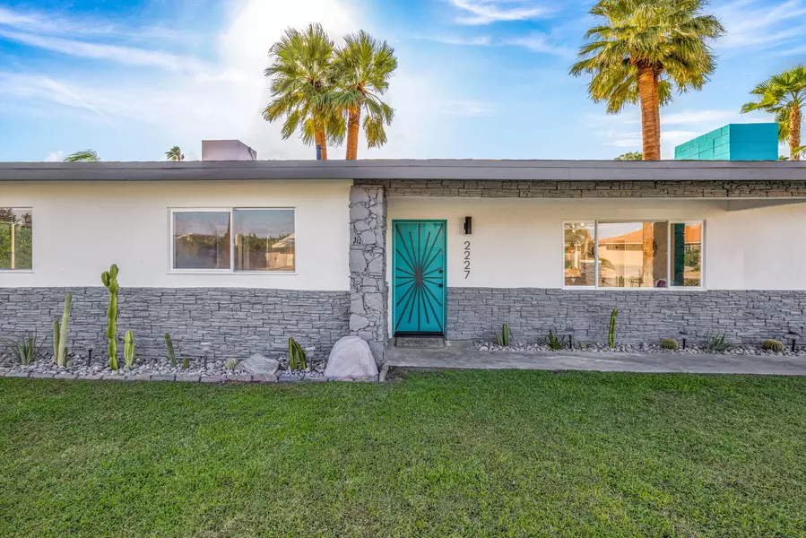 2227 Paseo Roseta, Palm Springs, CA 92262