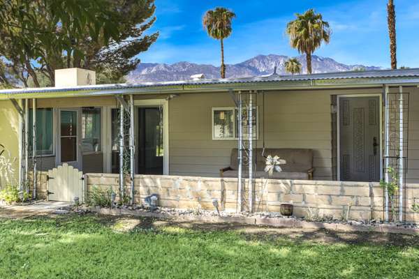 64 Calle De Estrellas, Palm Springs, CA 92264