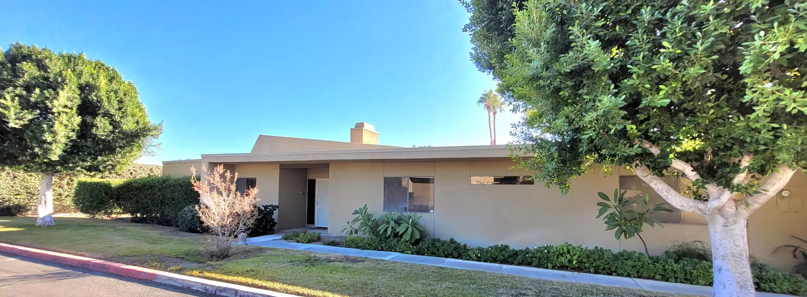 300 Tiffany CIR E, Palm Springs, CA 92262