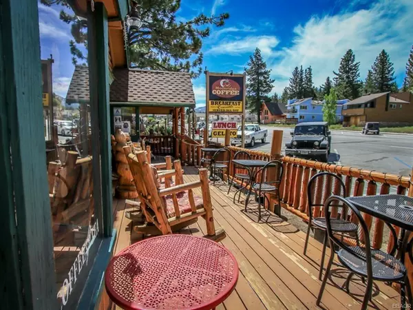 Big Bear Lake, CA 92315,42646 Moonridge RD