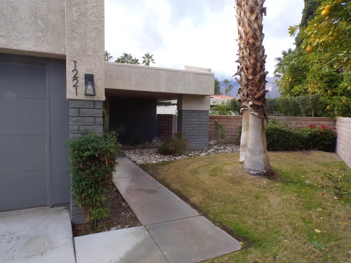 Palm Springs, CA 92262,1221 Sunflower CIR S