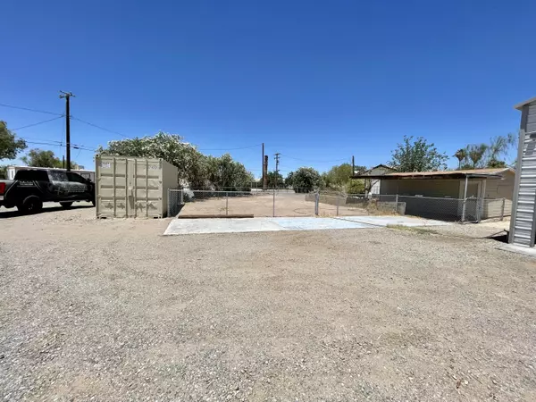 Blythe, CA 92225,2074 Riviera DR