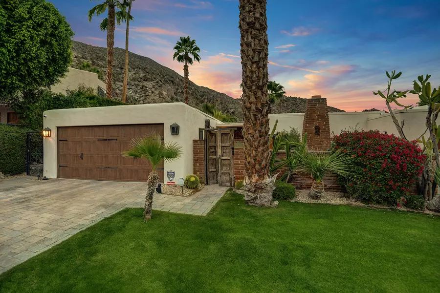 370 W Crestview DR, Palm Springs, CA 92264