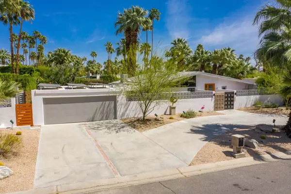 Palm Springs, CA 92262,996 N Rose AVE