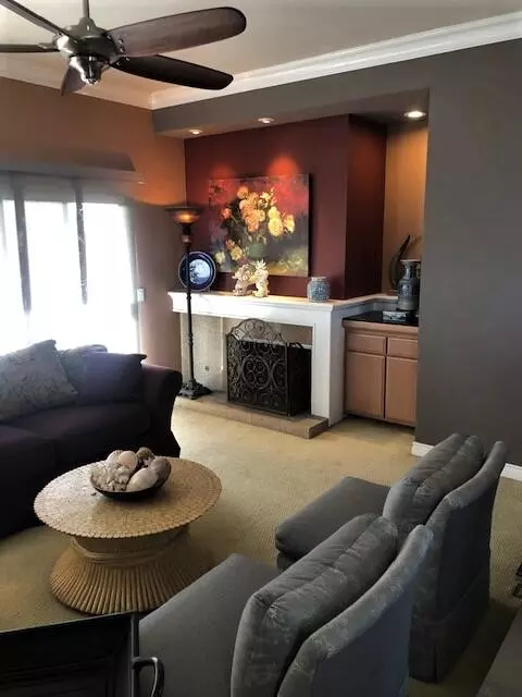 Long Beach, CA 90803,2319 E 2nd ST #5