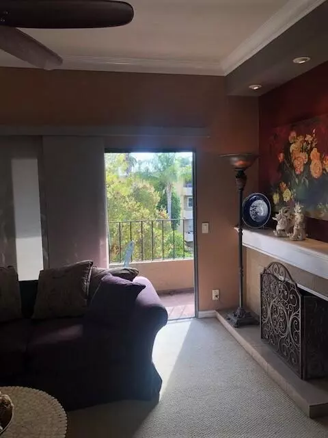 Long Beach, CA 90803,2319 E 2nd ST #5