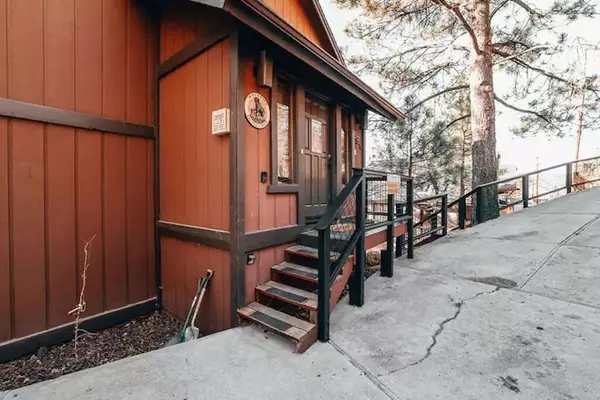 Big Bear City, CA 92314,586 Villa Grove AVE