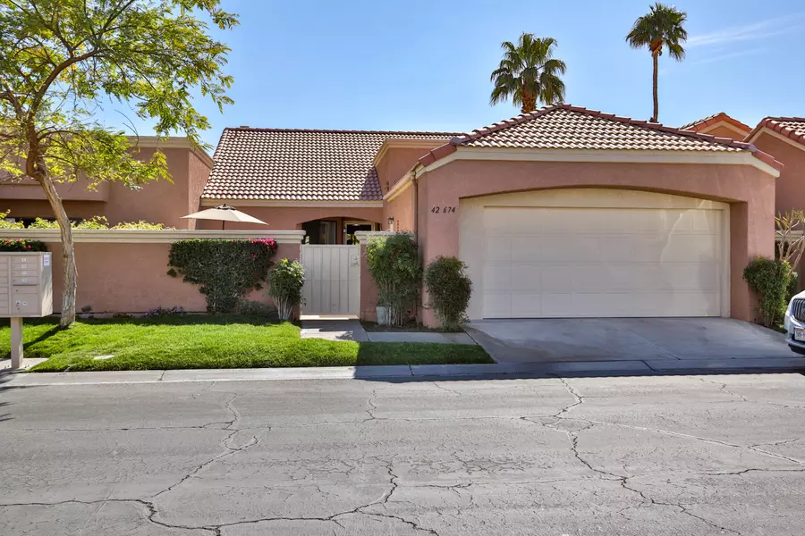 42674 Liolios DR, Palm Desert, CA 92211