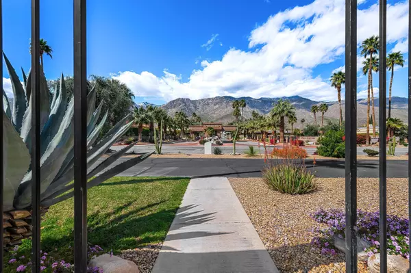 Palm Springs, CA 92264,3352 E Bogert TRL